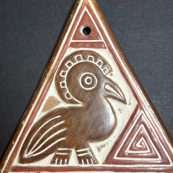 VTG Pre-Columbian Pottery Art Bird & Geometric Pattern Triangle Shaped Wall Tile - Picture 2 of 4